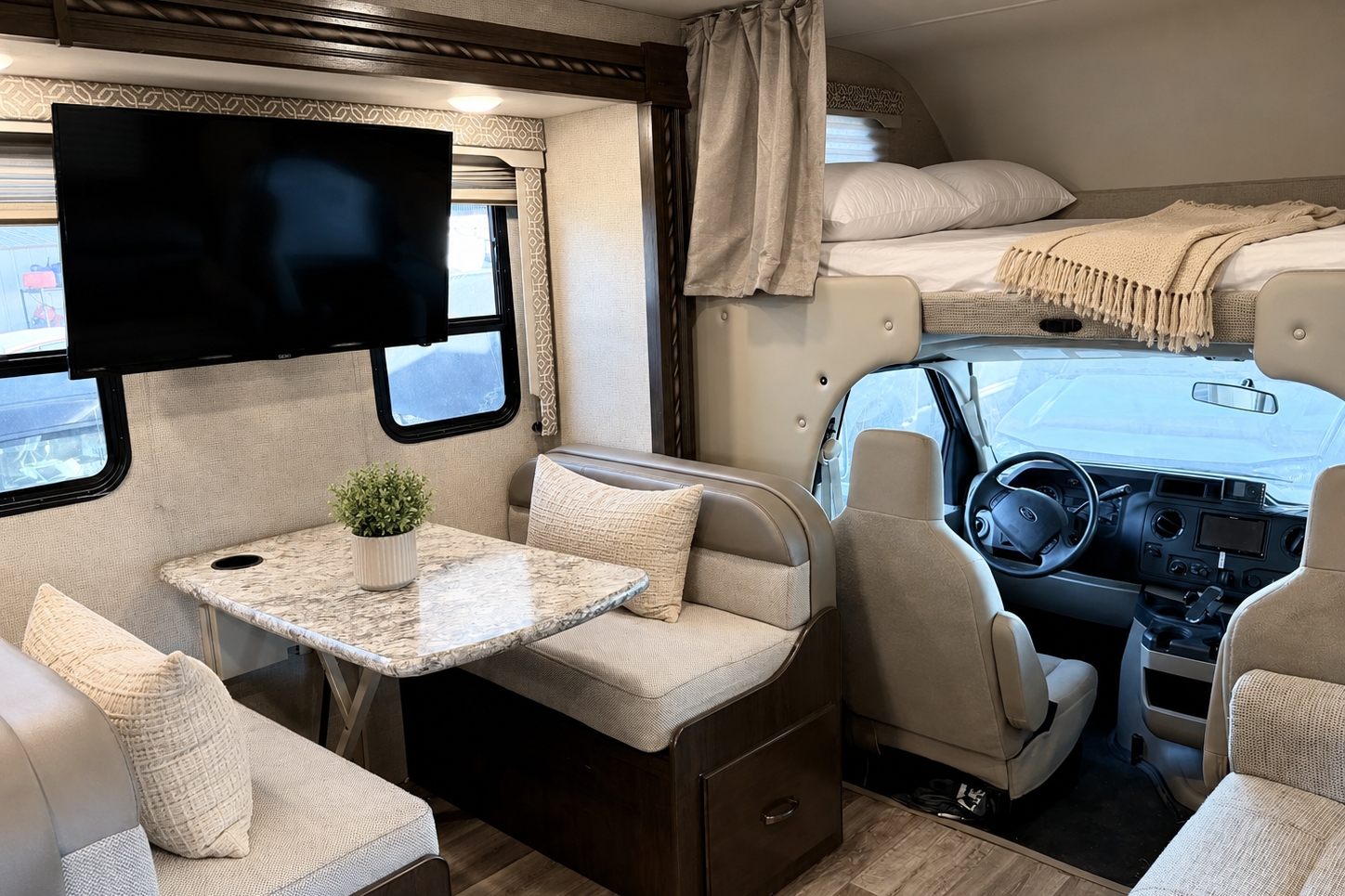 (#11) Gorgeous Class C Motorhome - Zion park, Burning man, Festivals, EDC