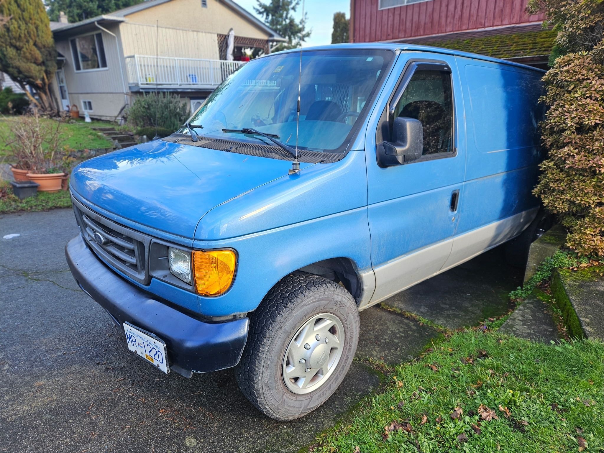 Jonathan's Ford E250 Campervan