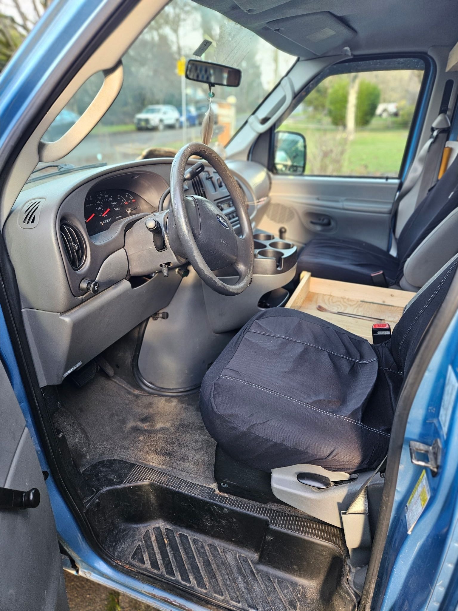 Jonathan's Ford E250 Campervan