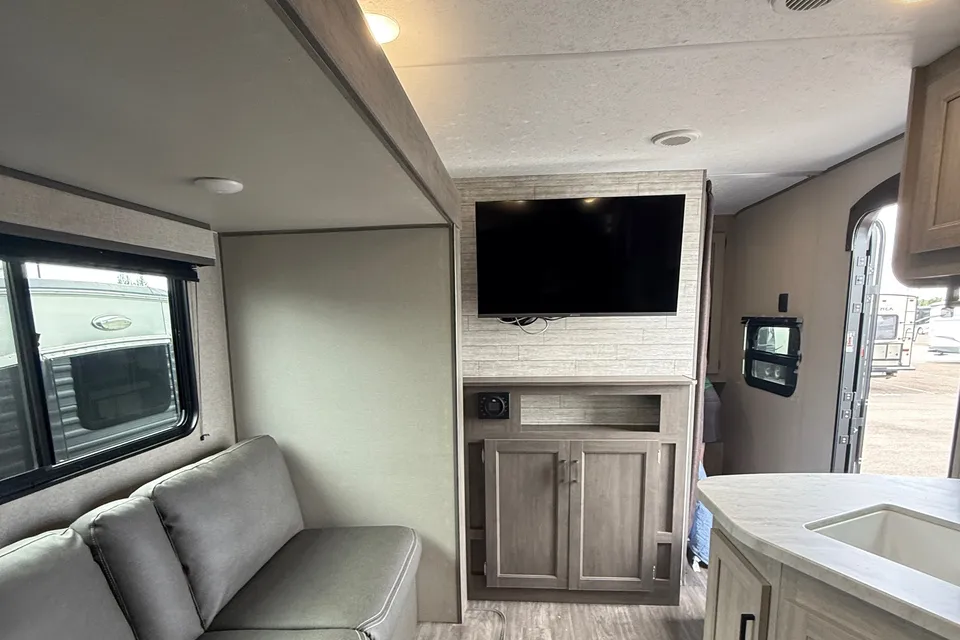 Owlternative RV’s Forest River Aurora 26bhs Travel Trailer