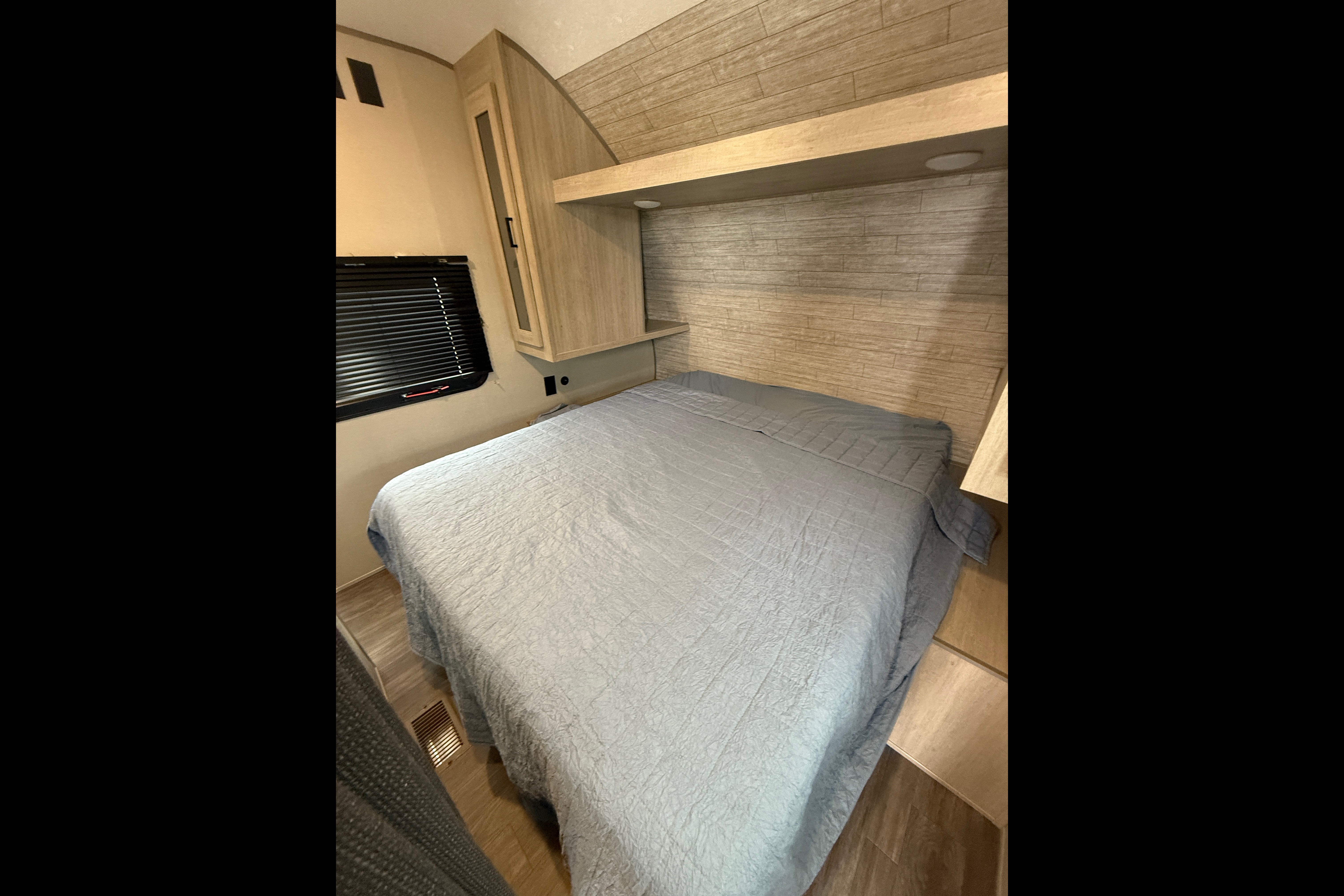 Owlternative RV’s Forest River Aurora 26bhs Travel Trailer