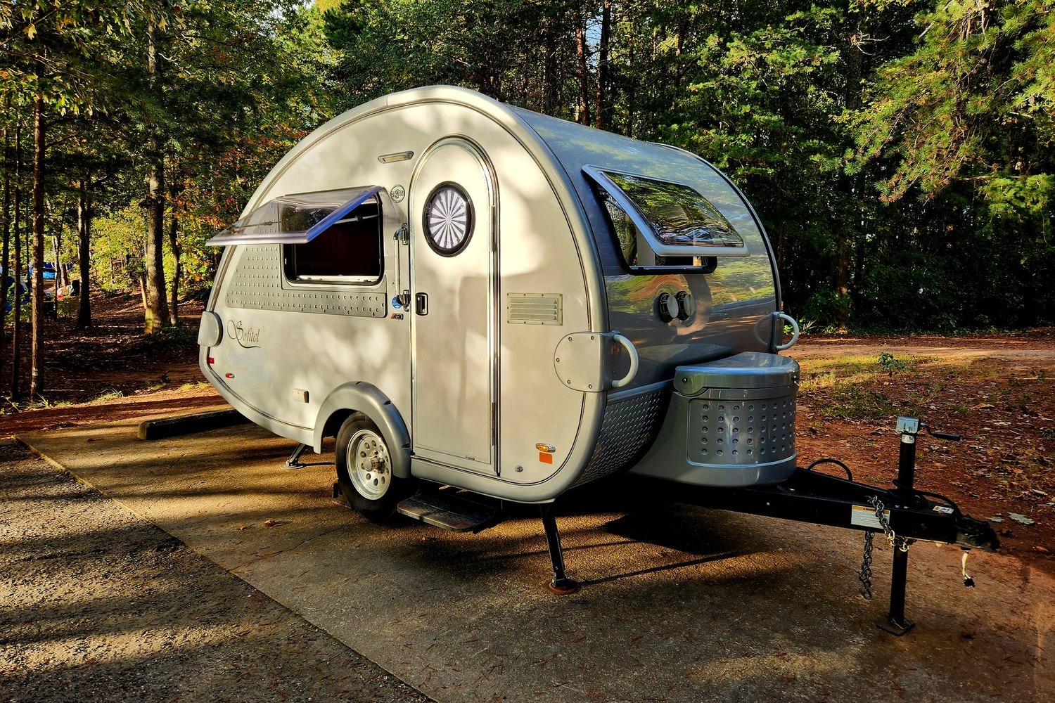 Lets Camp nuCamp tab 320 s Teardrop