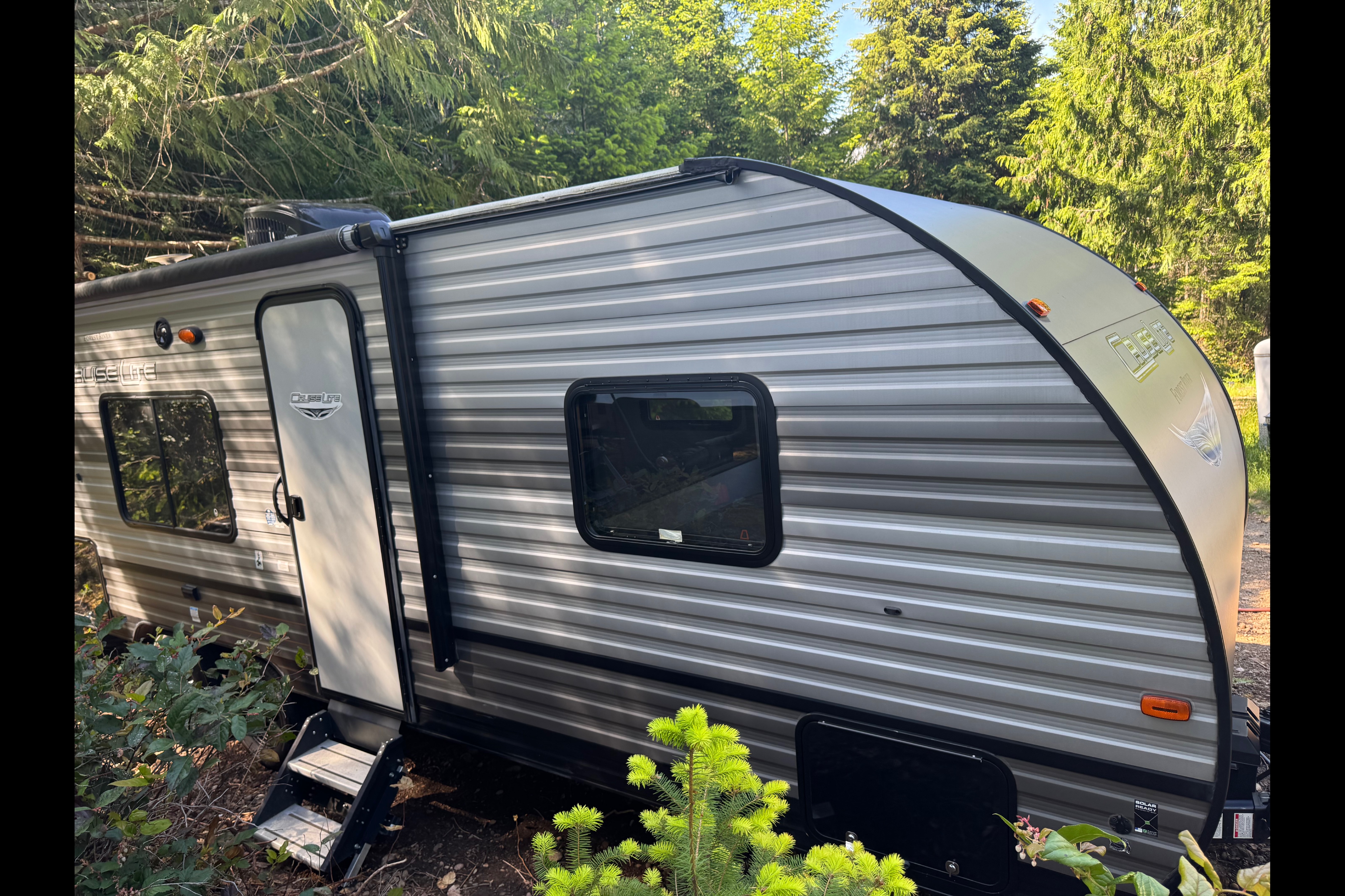 “The Sandpiper” LOCATED ON HORNBY ISLAND