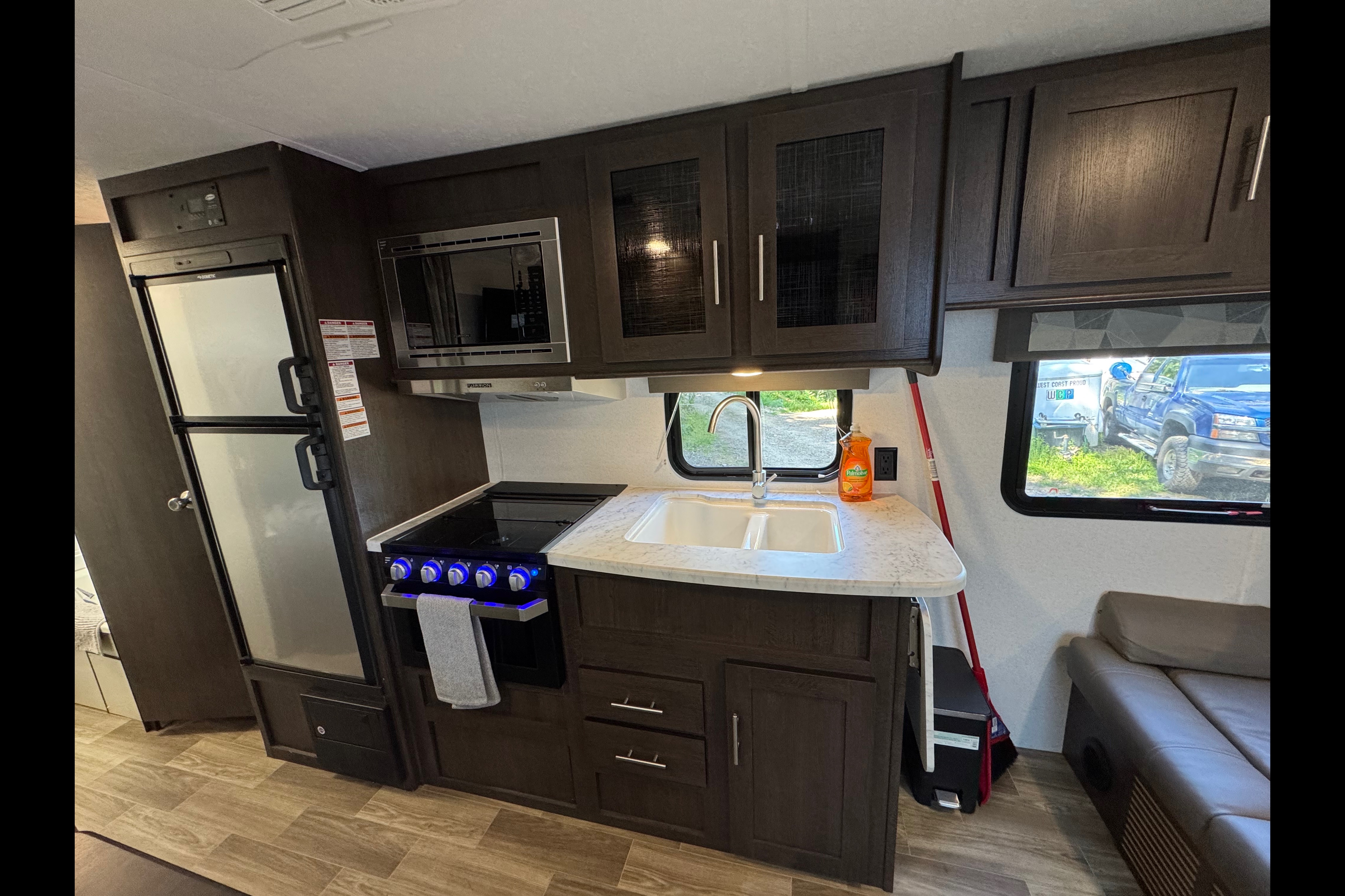 “The Sandpiper” LOCATED ON HORNBY ISLAND