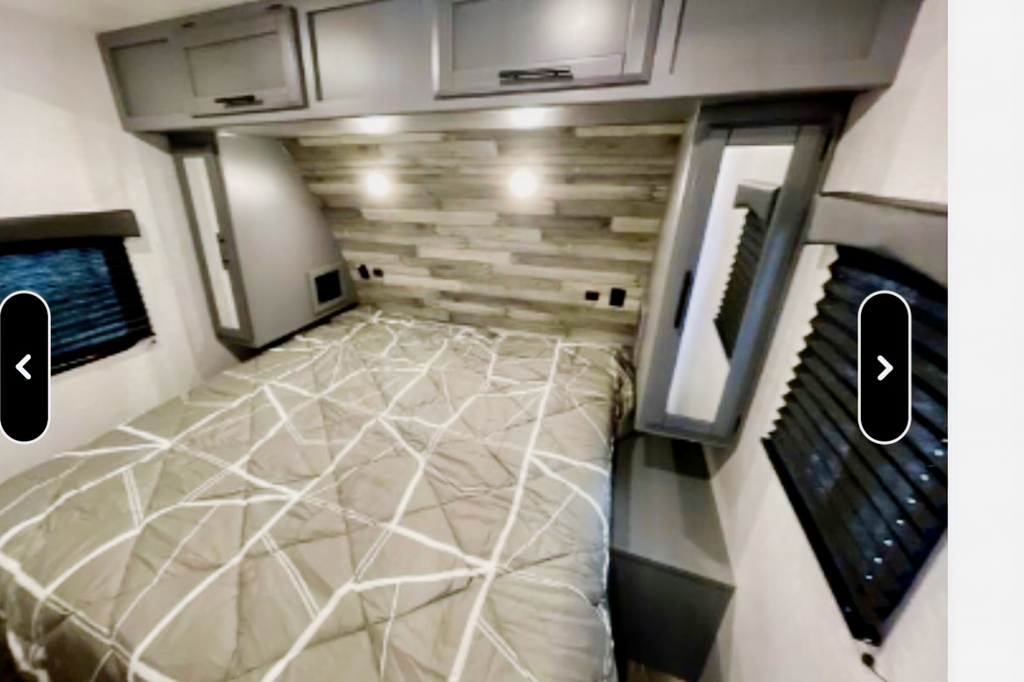 The Traveling Sandbox: Crossroads Volante 33DB