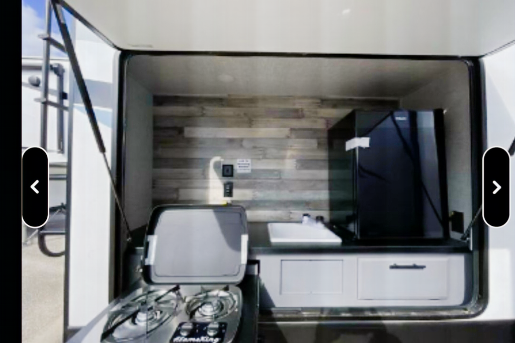 The Traveling Sandbox: Crossroads Volante 33DB