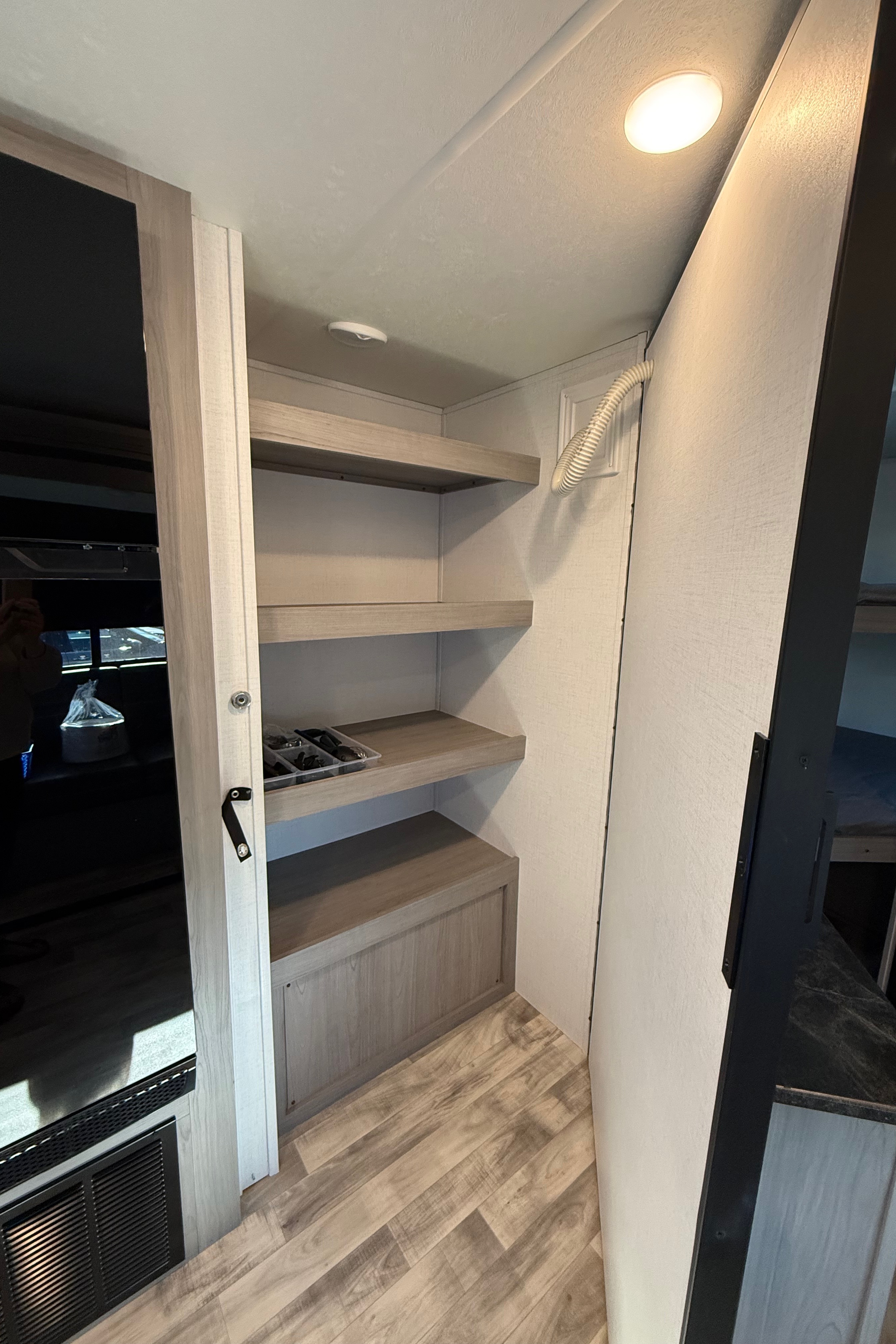 Krista's Dutchmen Kodiak 27SBH Travel Trailer