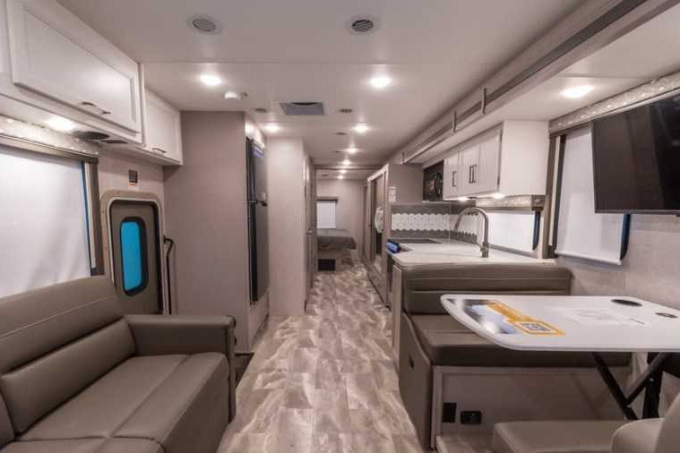 Argento's Thor Motor Coach WINSPORT 34J Class A