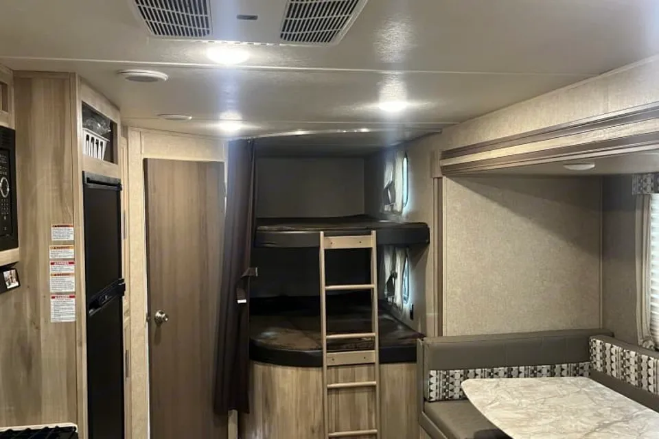 Coachmen Catalina SBX Travel Trailer
