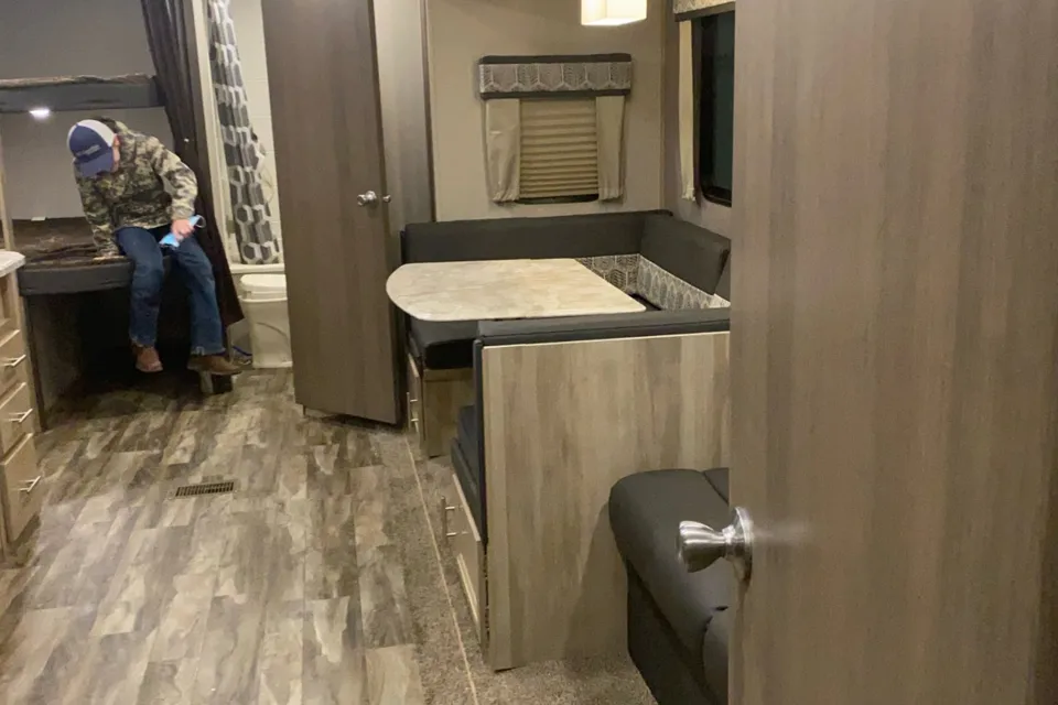 John's Coachmen Catalina Legacy Edition Travel Trailer