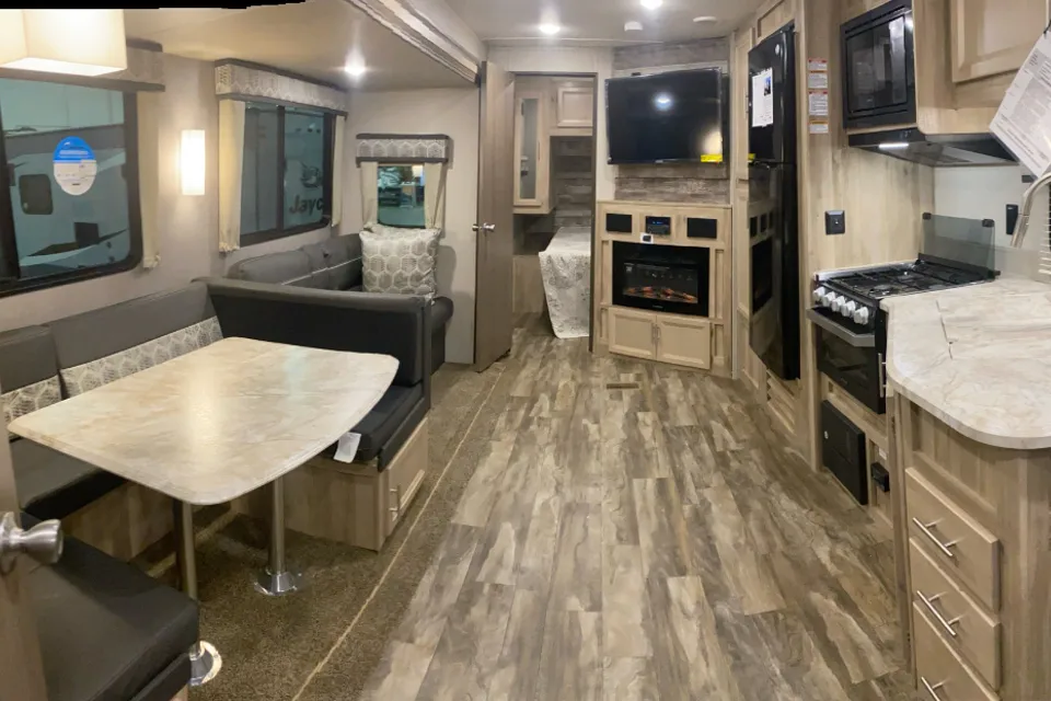 John's Coachmen Catalina Legacy Edition Travel Trailer