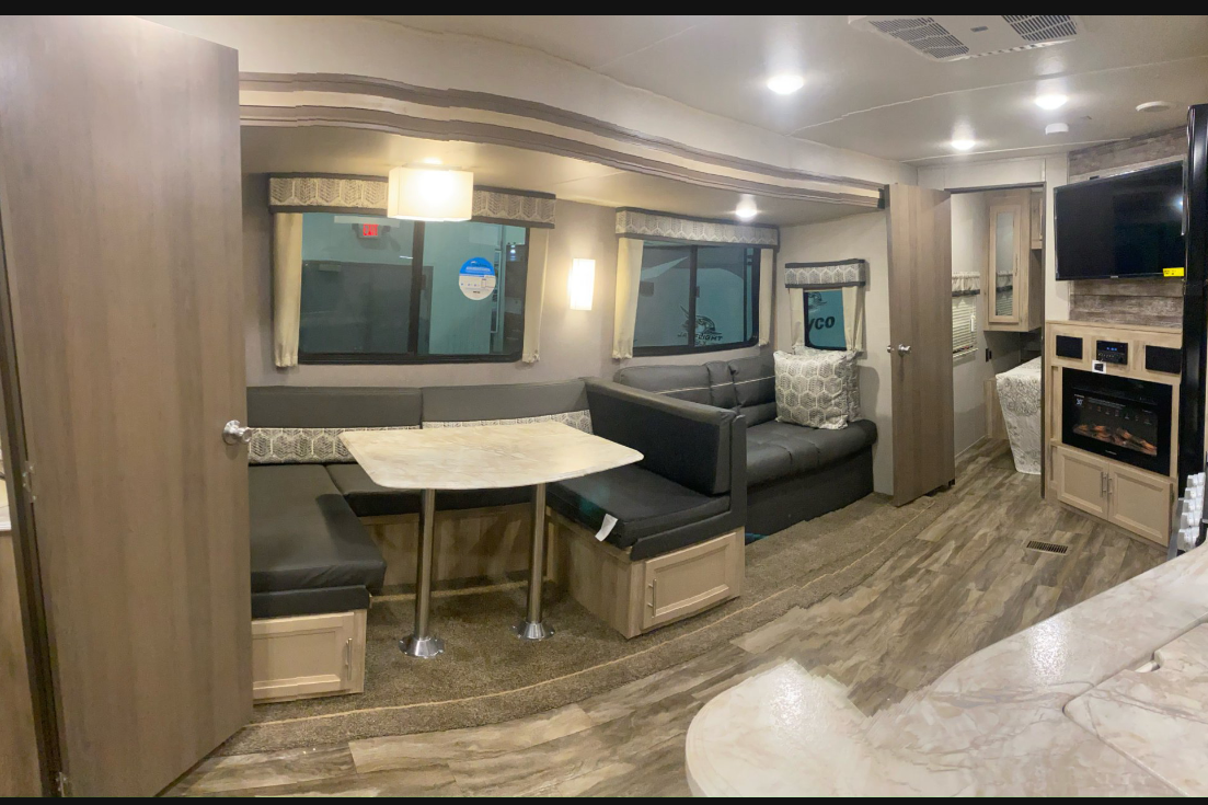 John's Coachmen Catalina Legacy Edition Travel Trailer