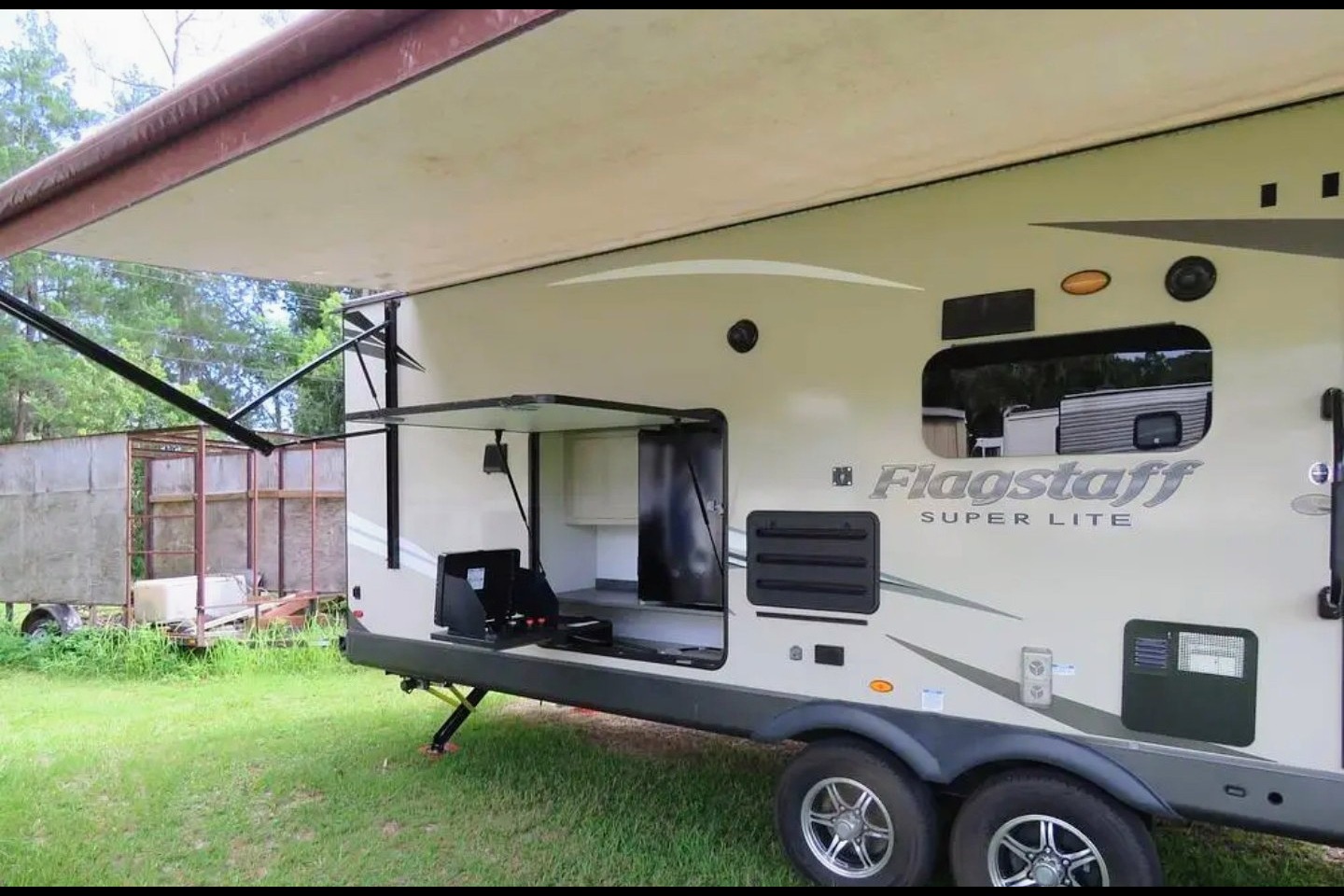 Peter's Forest River Flagstaff super lite 29rbs Travel Trailer