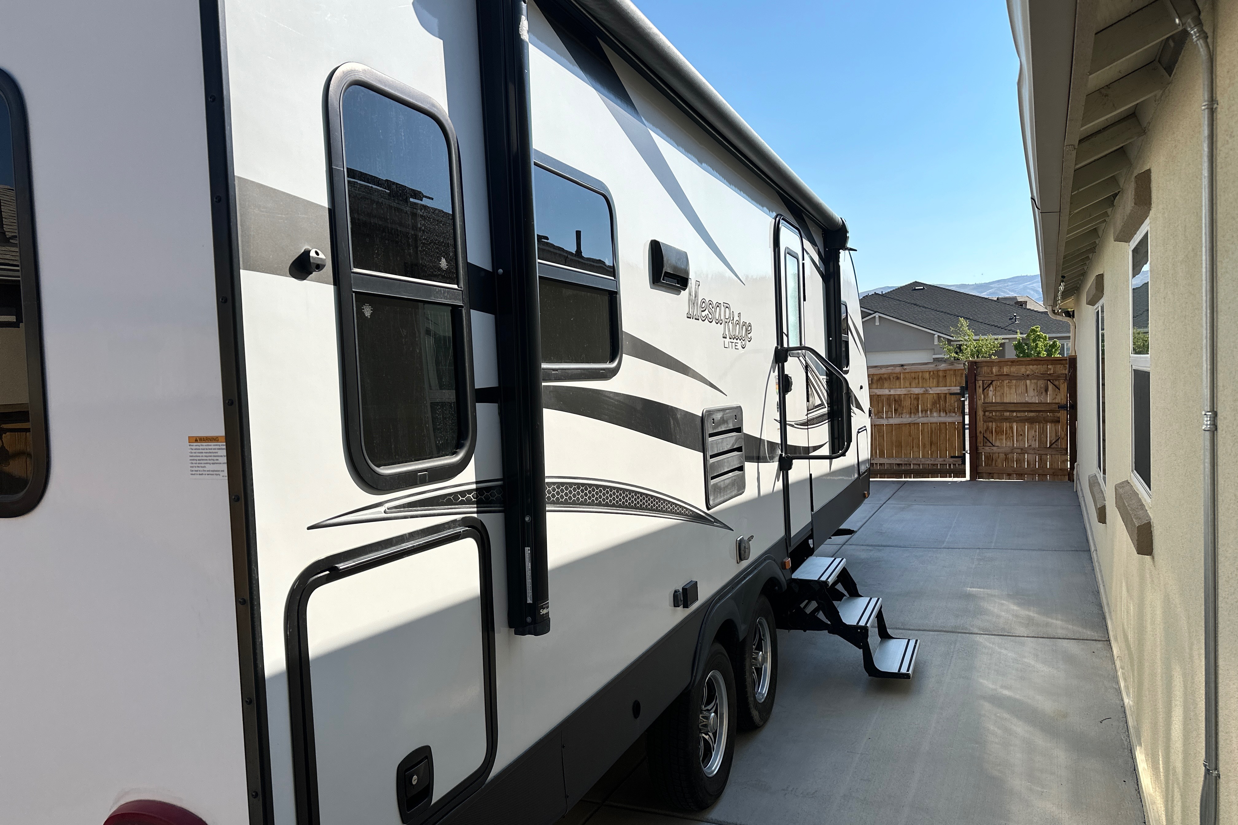 Wanderer’s Wagon Mesa Ridge LTE 27'