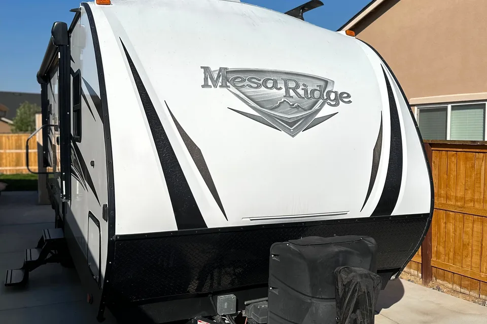 Wanderer’s Wagon Mesa Ridge LTE 27'