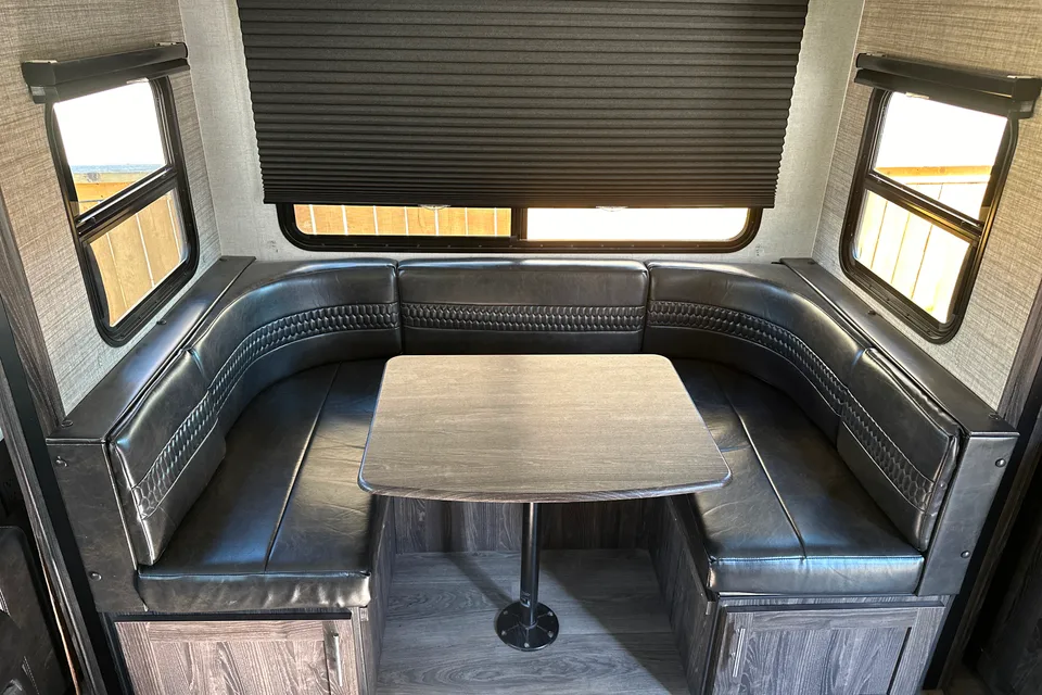 Wanderer’s Wagon Mesa Ridge LTE 27'