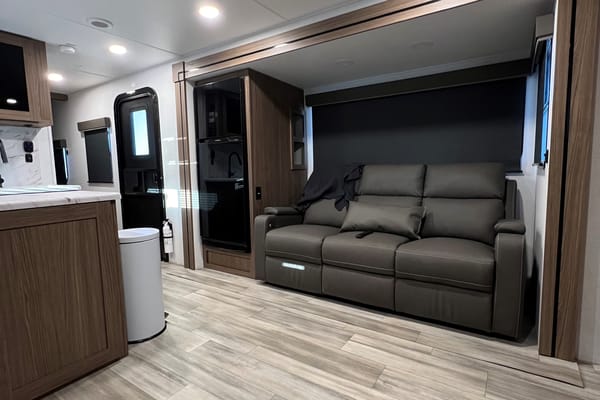 2025 Alliance RV Delta Travel Trailer