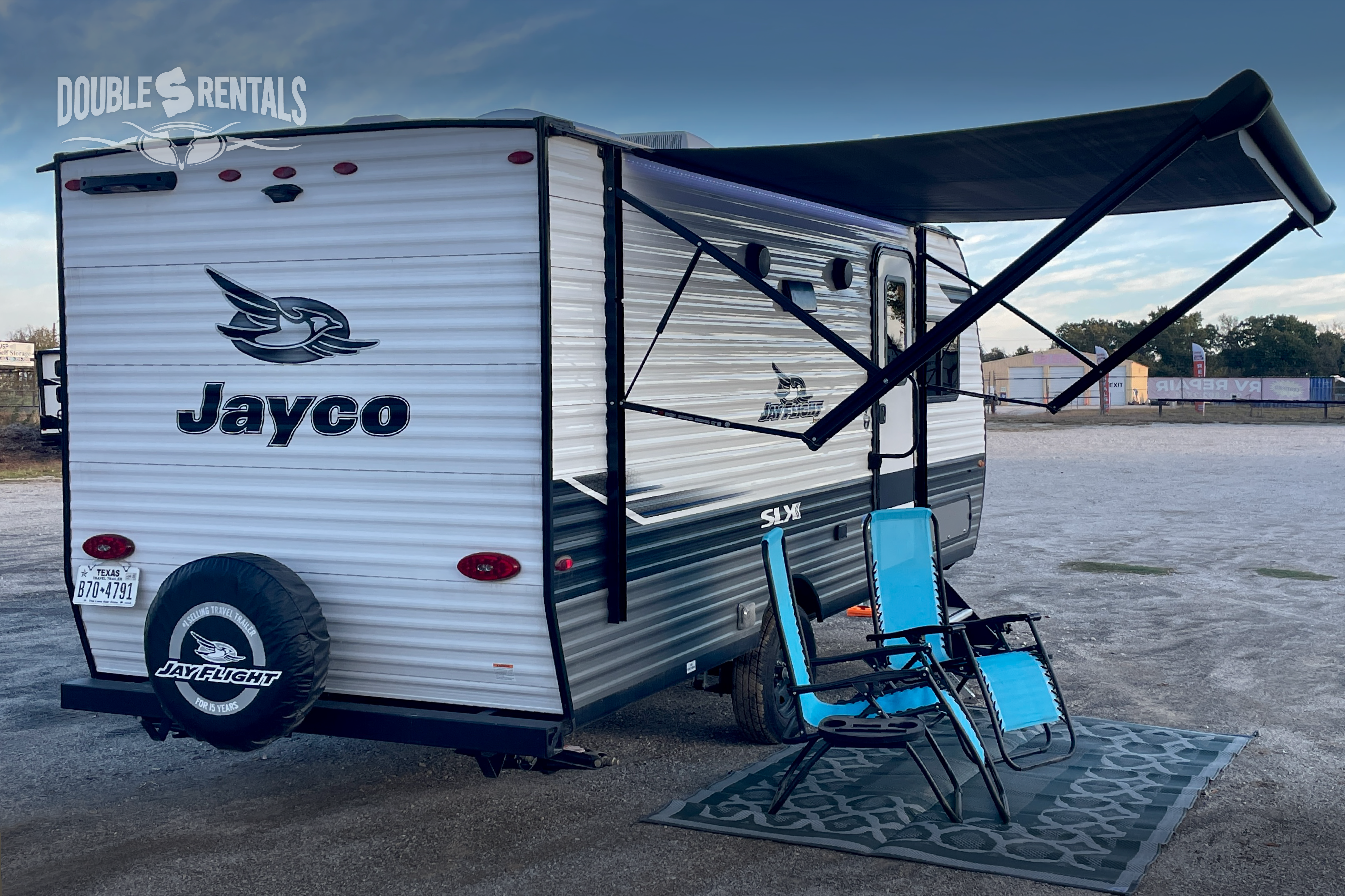 JAY FLIGHT SLX, SUV towable w/ Queen Bed, Bunks, Dinette, Slide-out & Solar!