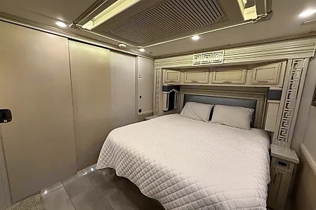 WiFi - Ultra Luxurious - Diesel - King Bed - Air Ride