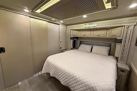 WiFi - Ultra Luxurious - Diesel - King Bed - Air Ride