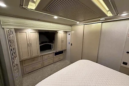 WiFi - Ultra Luxurious - Diesel - King Bed - Air Ride