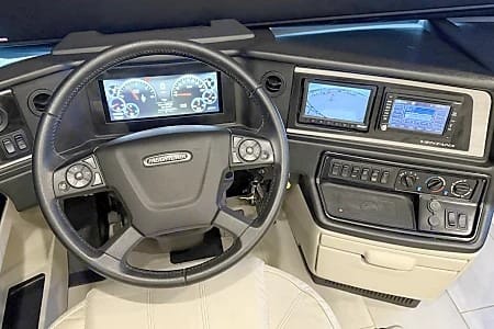 WiFi - Ultra Luxurious - Diesel - King Bed - Air Ride