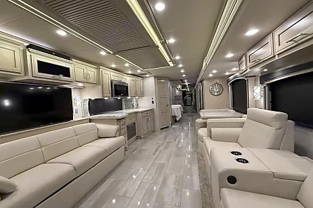 WiFi - Ultra Luxurious - Diesel - King Bed - Air Ride