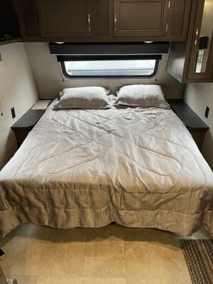 DREAM VACATION HOME ON WHEELS EVEN OFF GRID, LOW PROFILE FOR EASIER TOWING