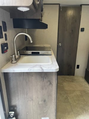 DREAM VACATION HOME ON WHEELS EVEN OFF GRID, LOW PROFILE FOR EASIER TOWING
