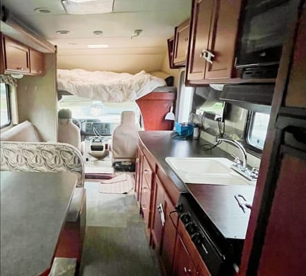 Annie's winnebago Itaska Spirit Class C