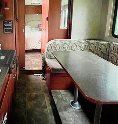 Annie's winnebago Itaska Spirit Class C