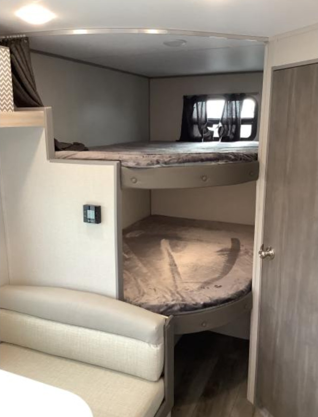 Catalina 211HB