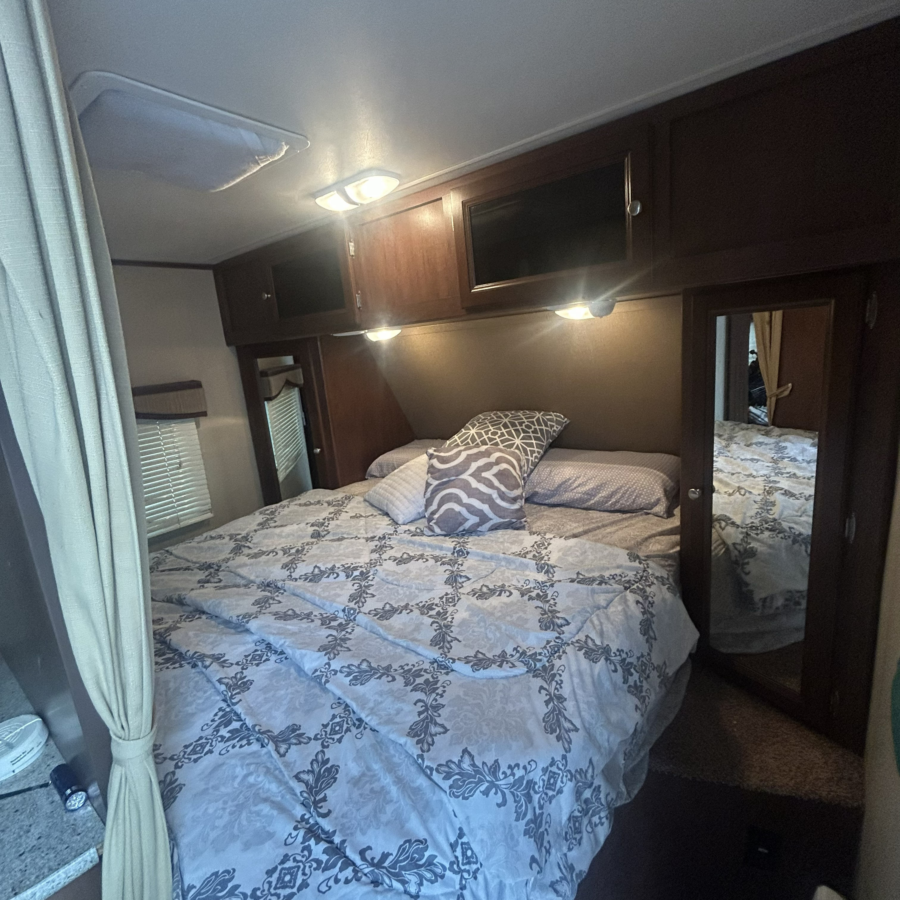 Ken's Kozy Kodiak Express 299BHSL Travel Trailer