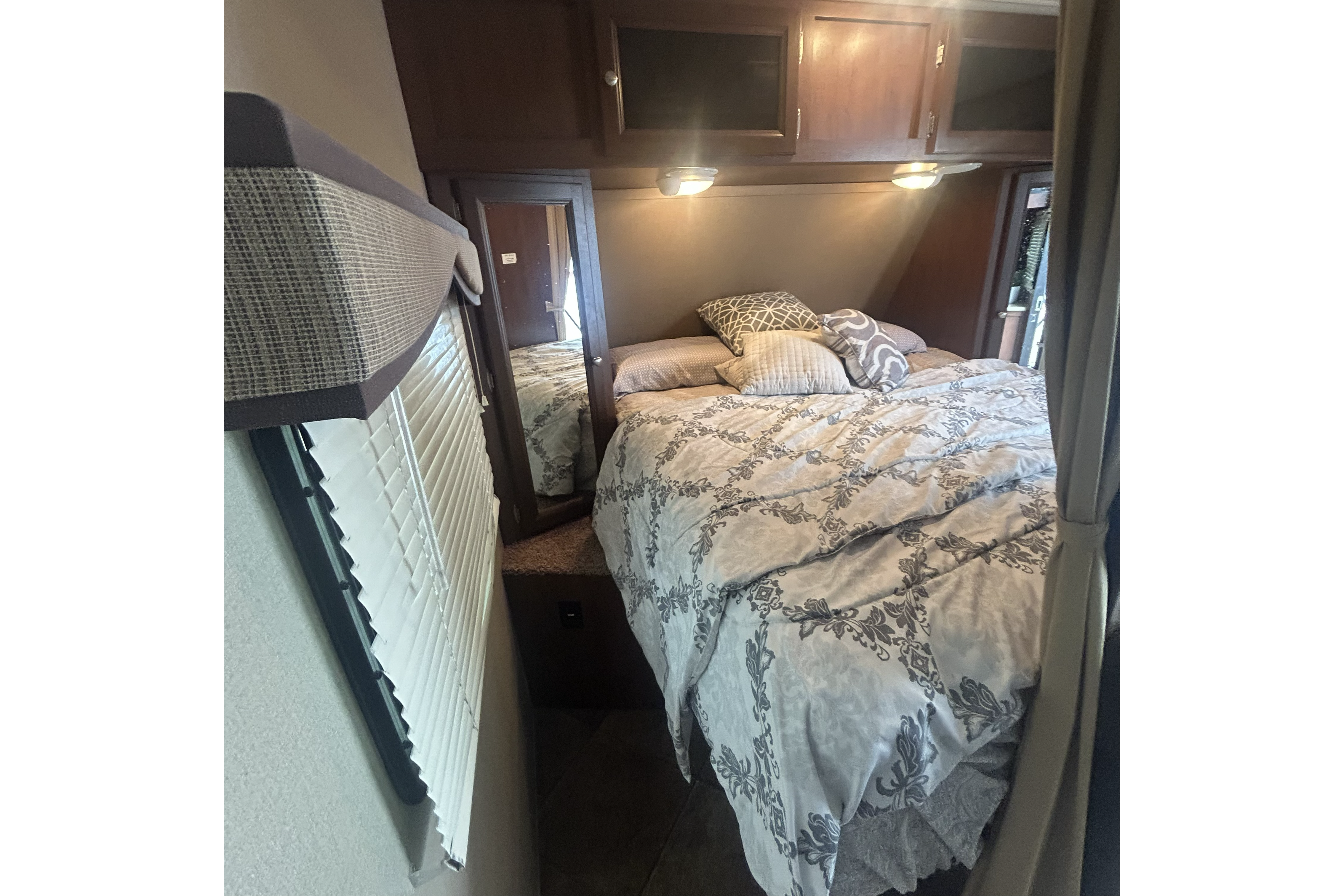 Ken's Kozy Kodiak Express 299BHSL Travel Trailer