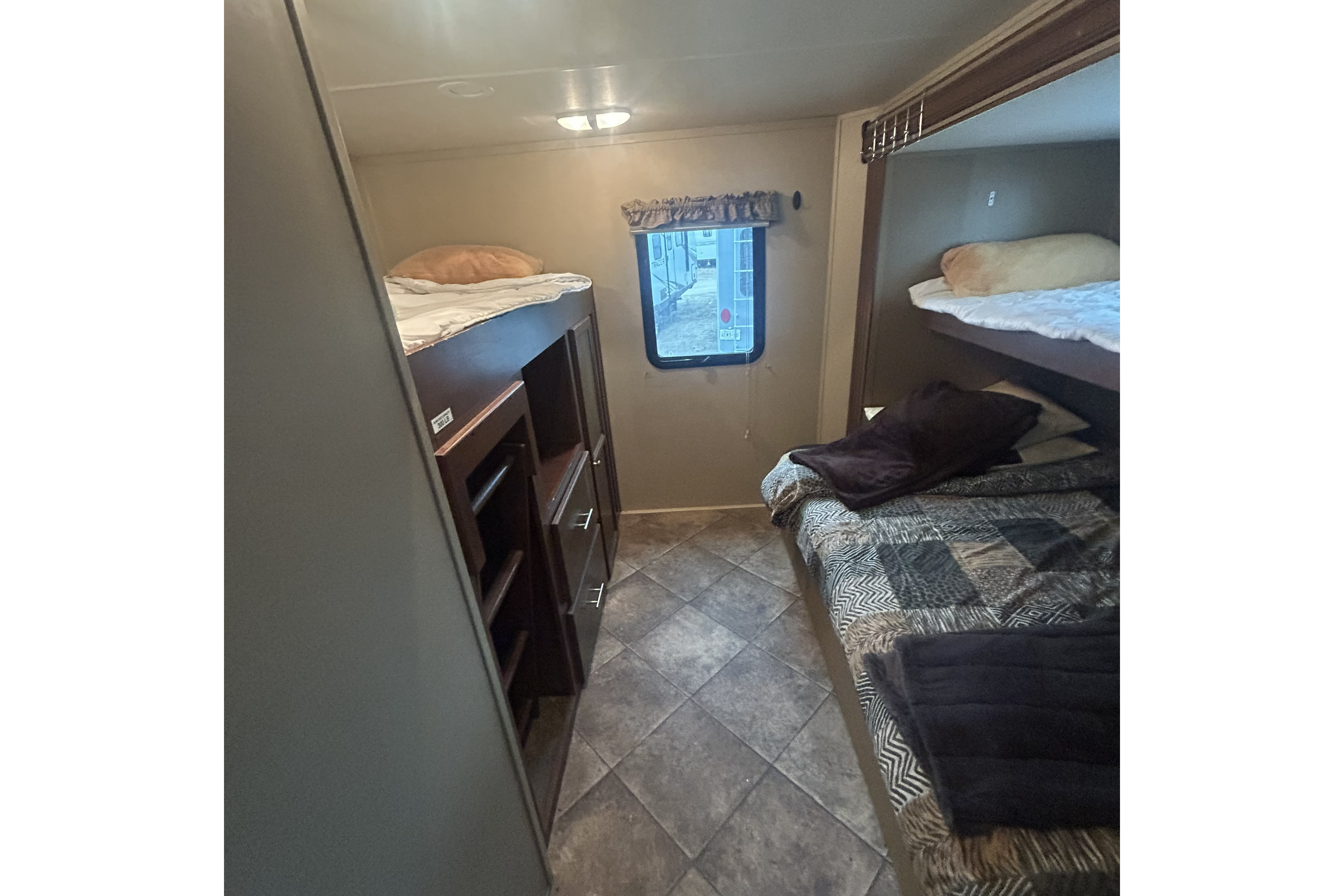 Ken's Kozy Kodiak Express 299BHSL Travel Trailer