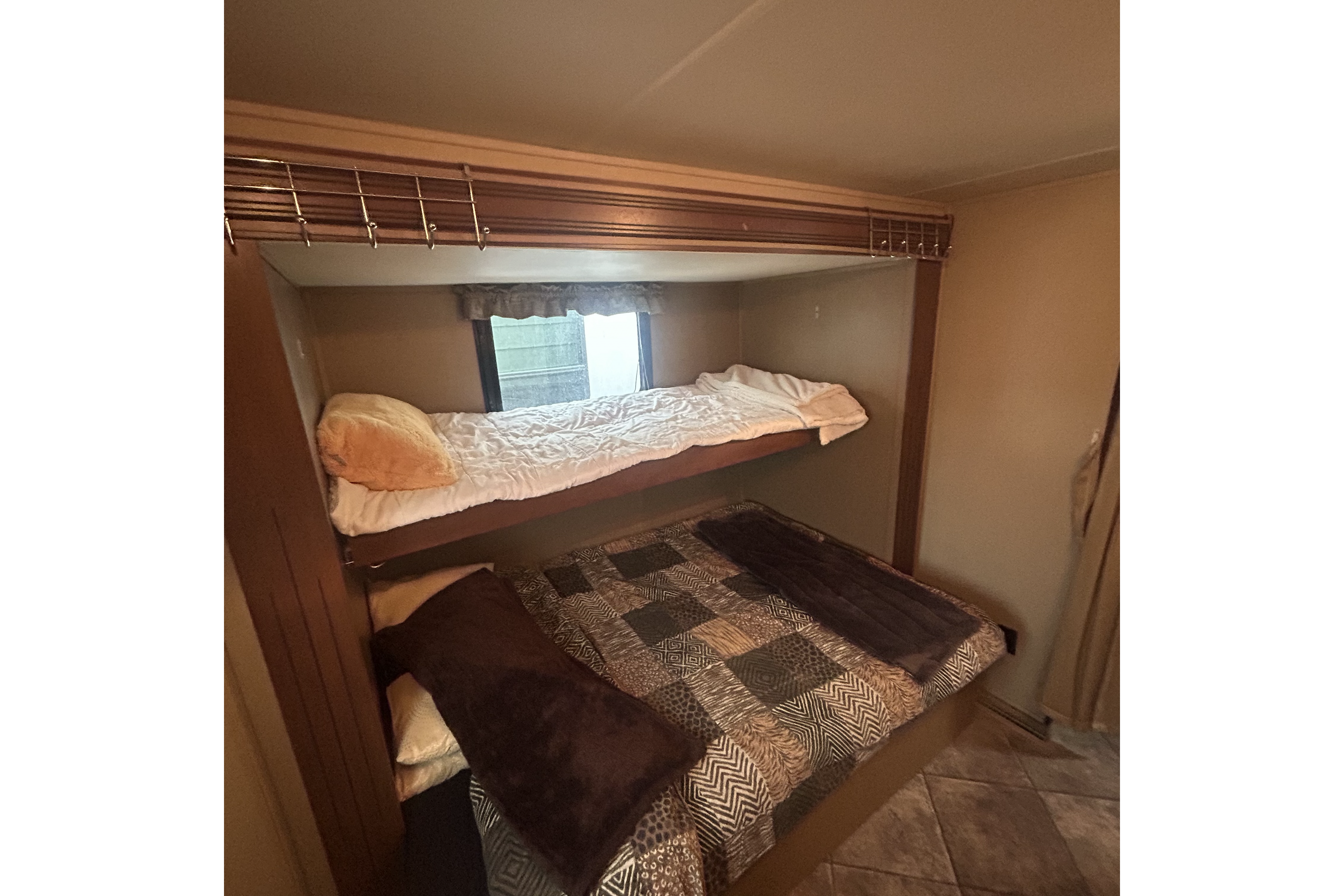 Ken's Kozy Kodiak Express 299BHSL Travel Trailer