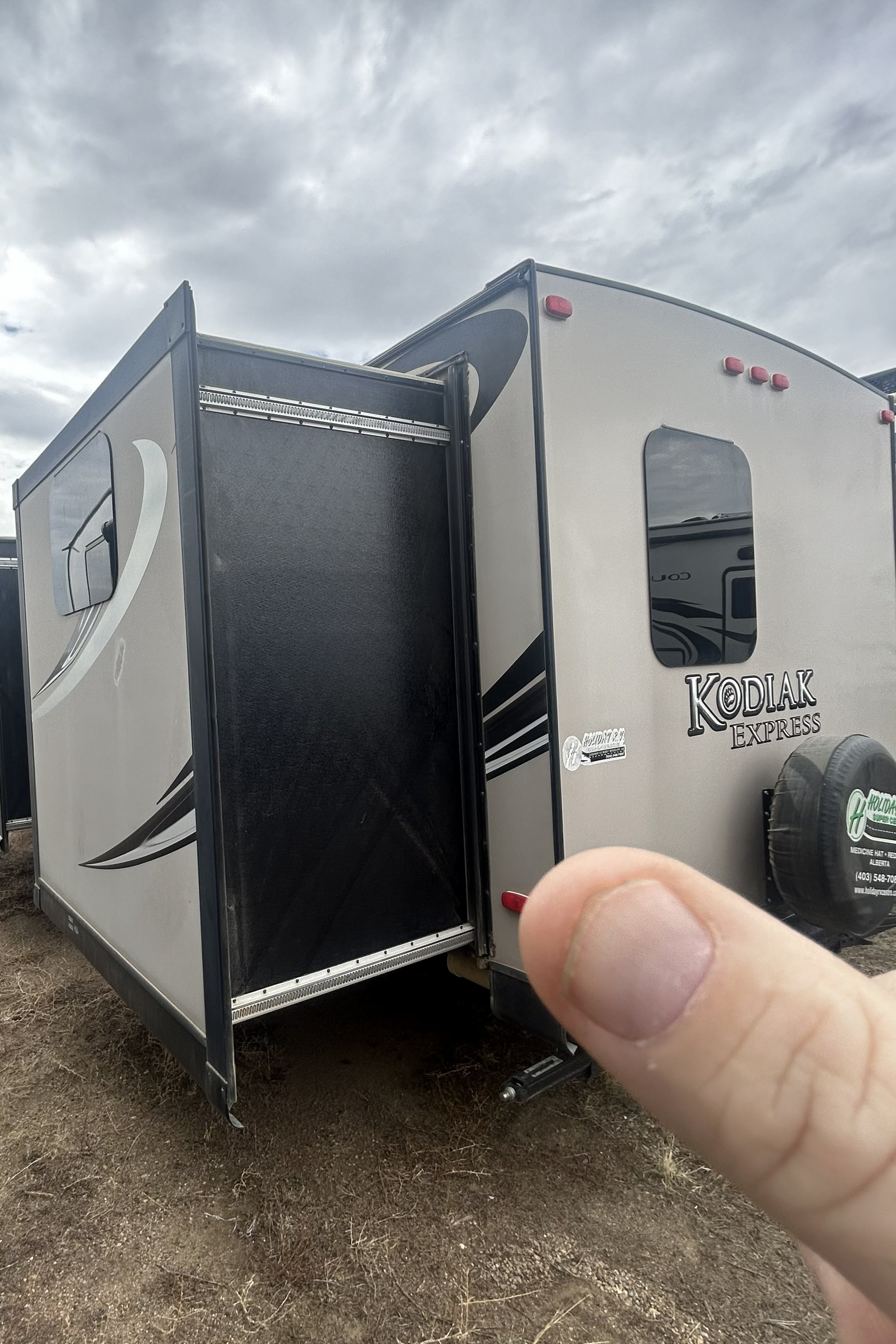 Ken's Kozy Kodiak Express 299BHSL Travel Trailer