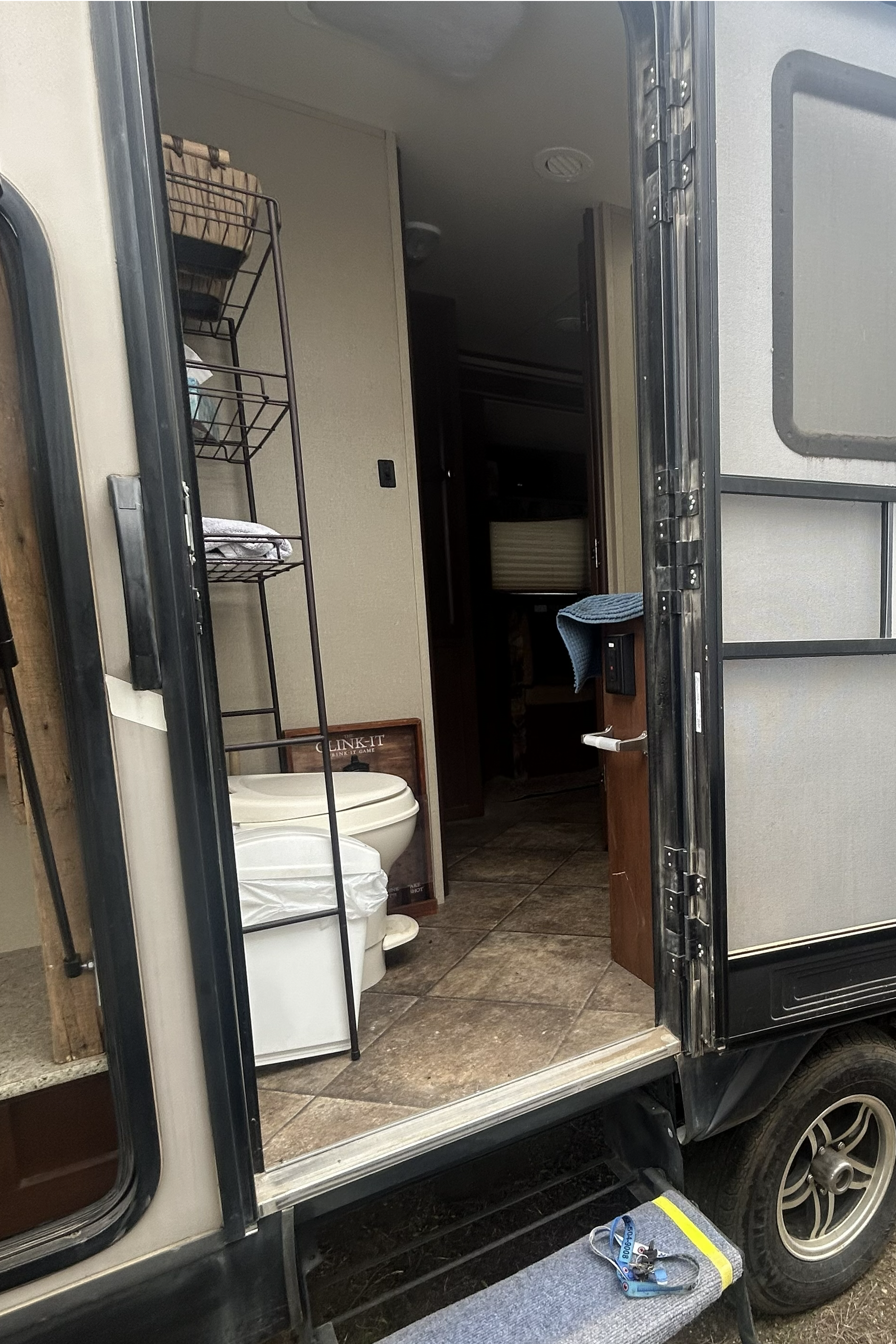 Ken's Kozy Kodiak Express 299BHSL Travel Trailer