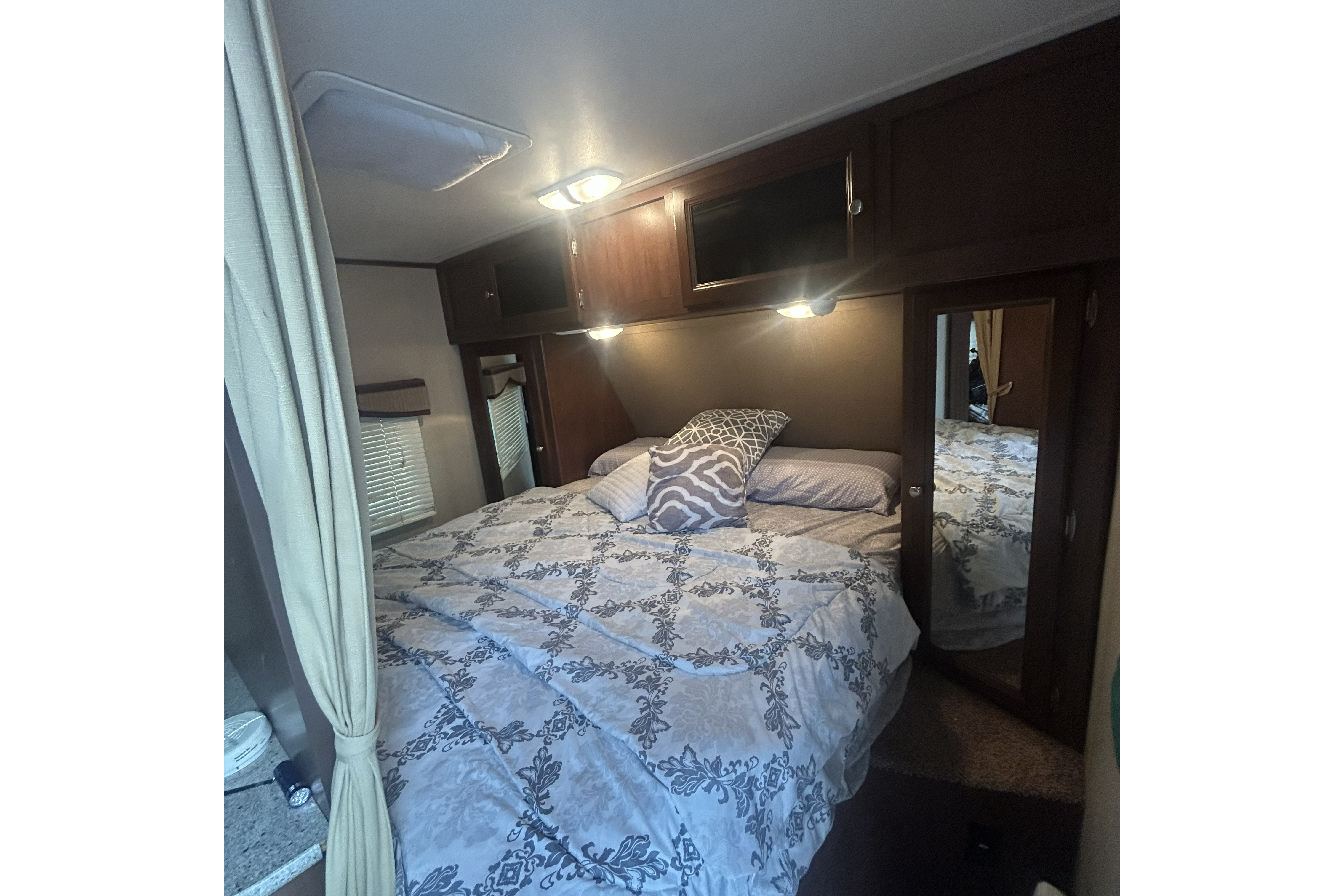 Ken's Kozy Kodiak Express 299BHSL Travel Trailer