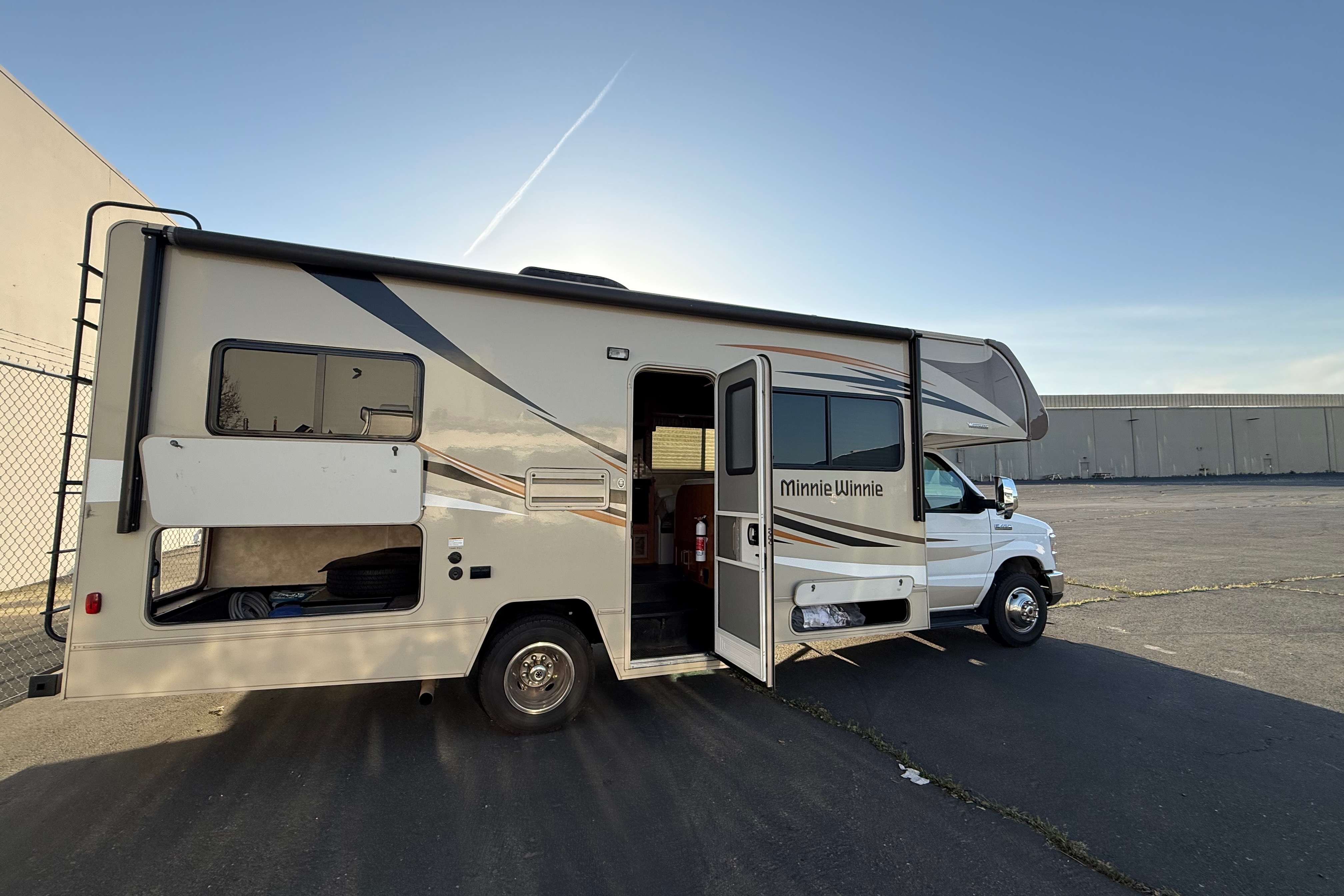 Winnebago Minnie Winnie Class C