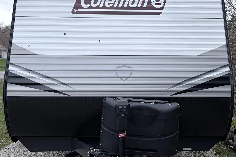 Clarkie & O’s Coleman 214Bh Travel Trailer