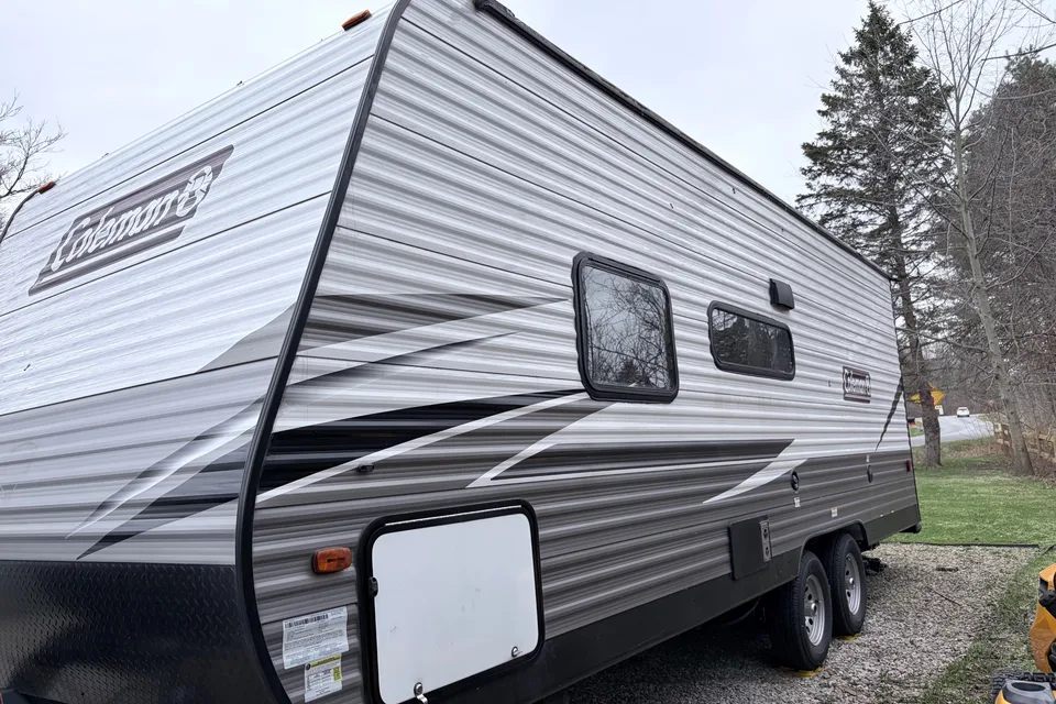 Clarkie & O’s Coleman 214Bh Travel Trailer
