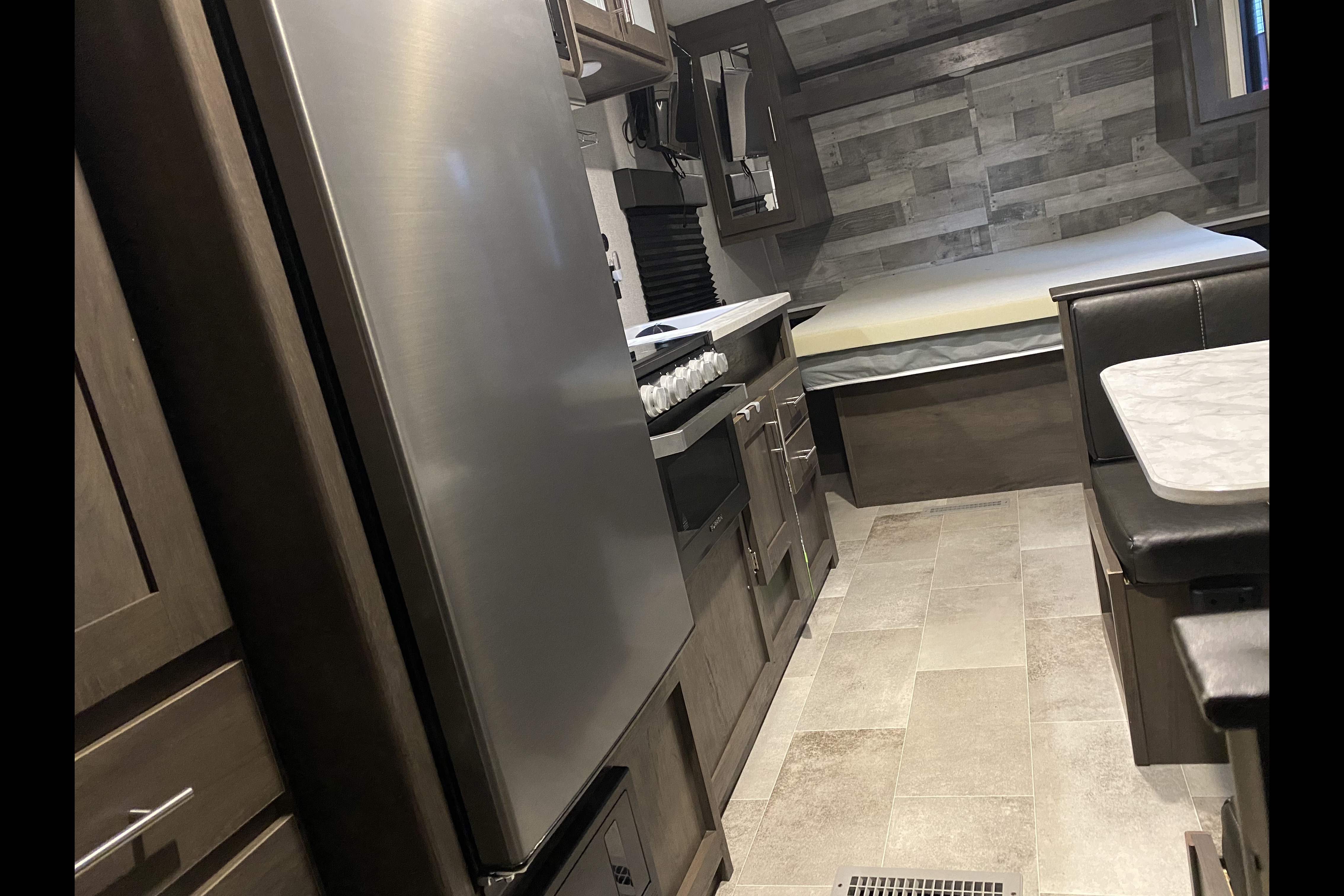 Clarkie & O’s Coleman 214Bh Travel Trailer