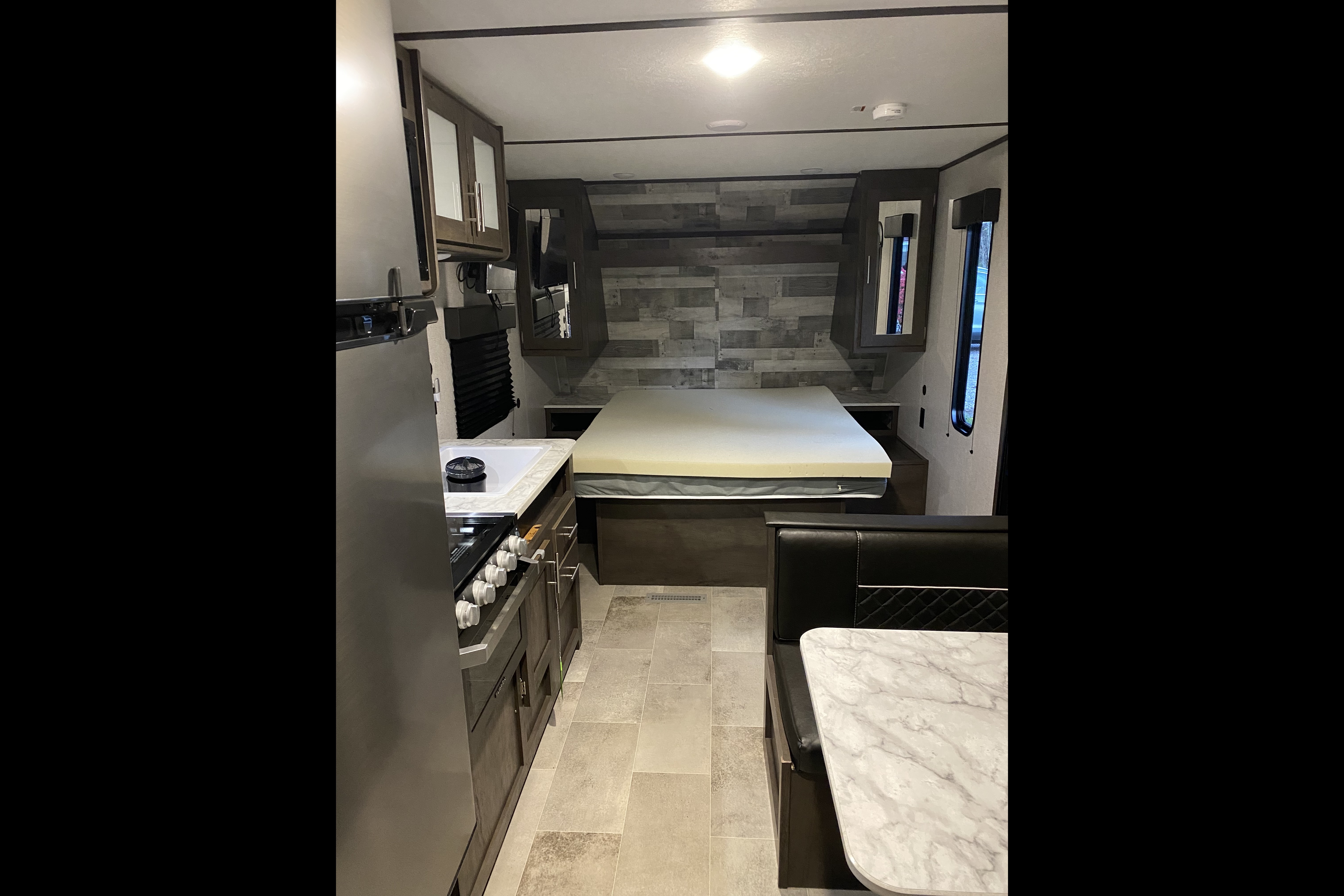 Clarkie & O’s Coleman 214Bh Travel Trailer