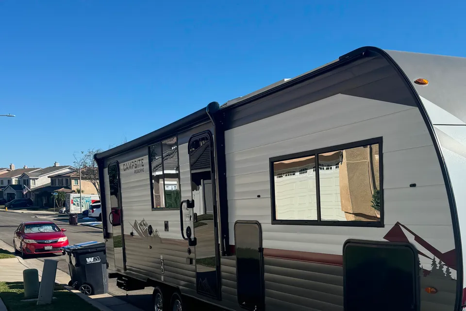 2025 Travel Trailer Ultimate Getaway King Bed