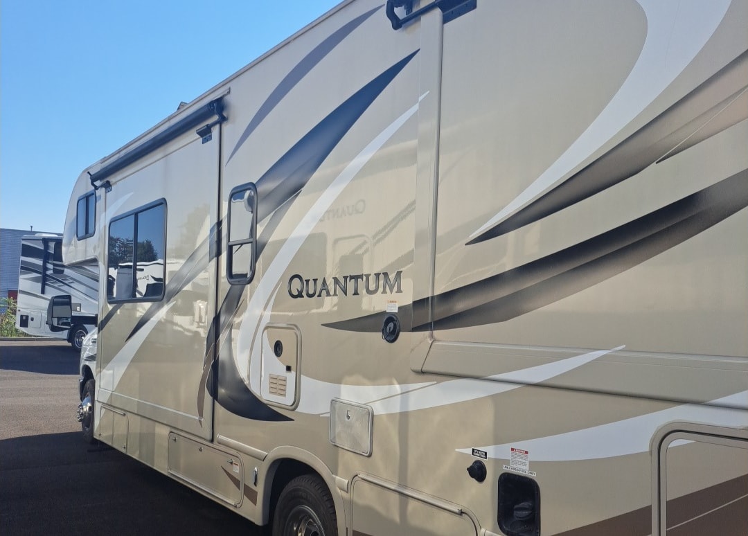 Menouar Thor Motor Coach Quantum  RQ29 Classe C