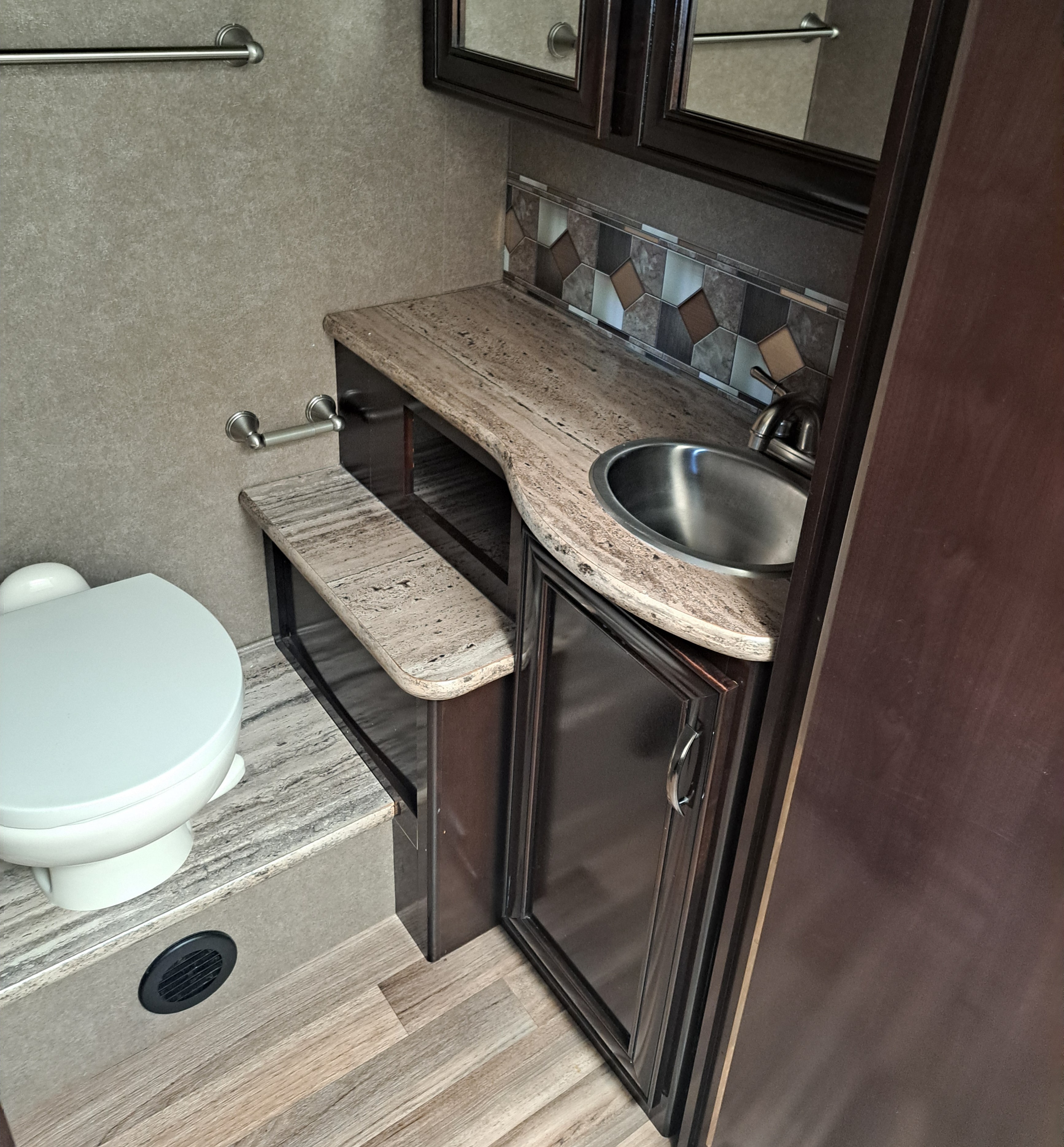 Menouar Thor Motor Coach Quantum  RQ29 Classe C