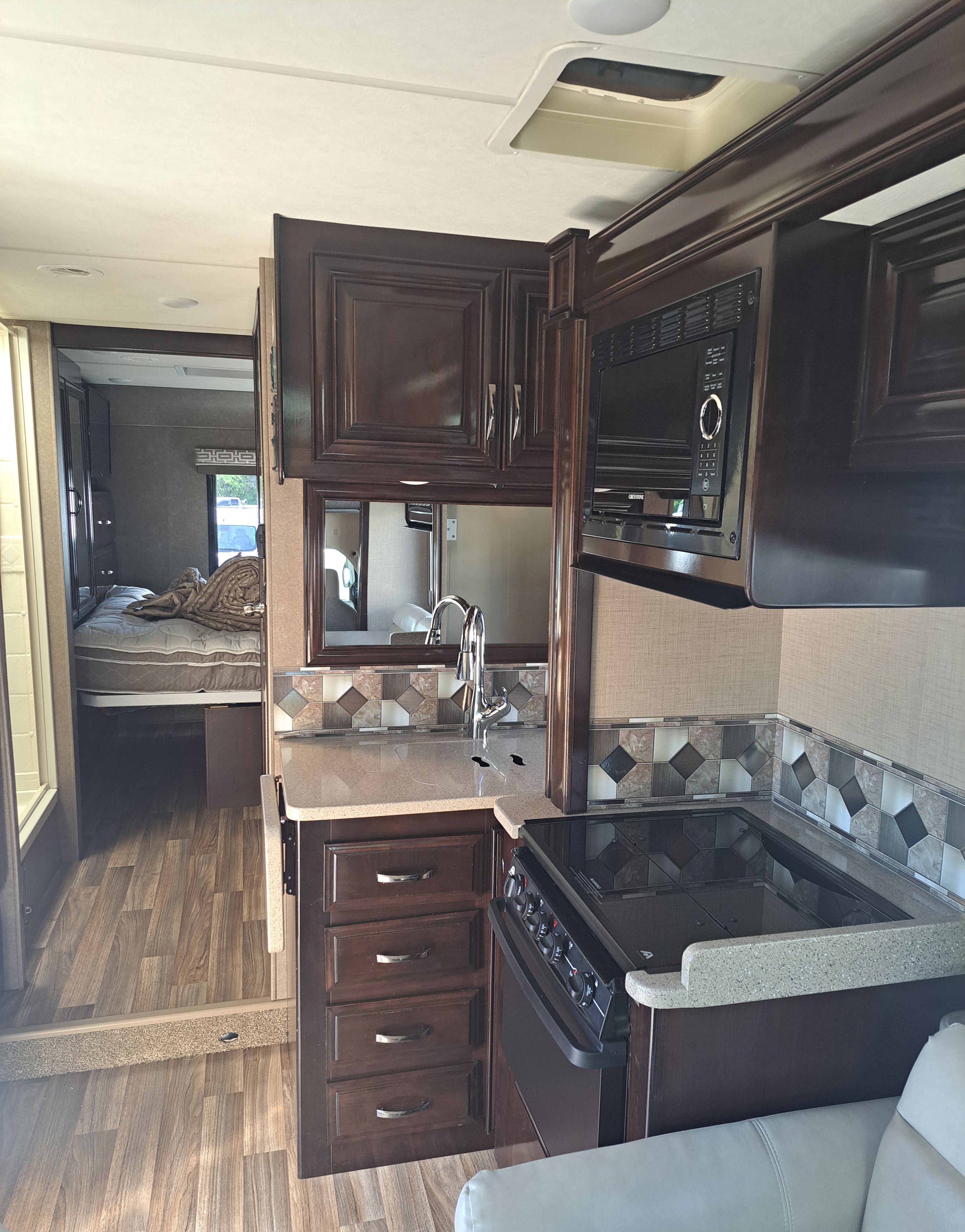Menouar Thor Motor Coach Quantum  RQ29 Classe C