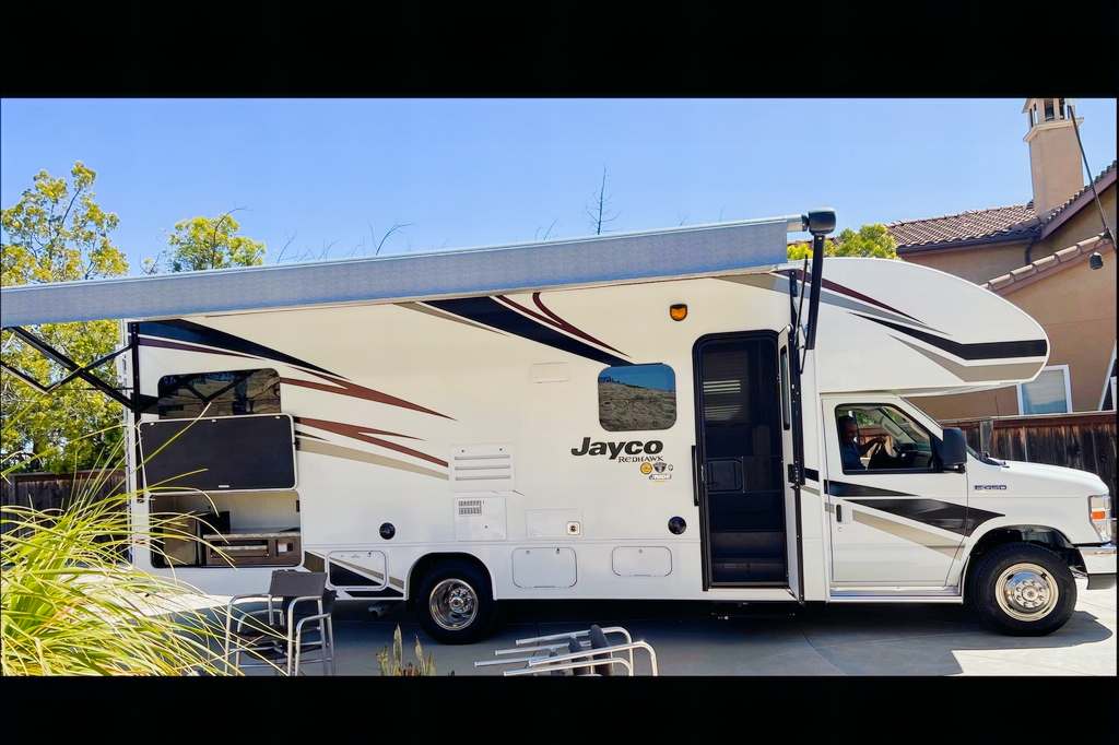 JJ’s Jayco RedHawk Class C