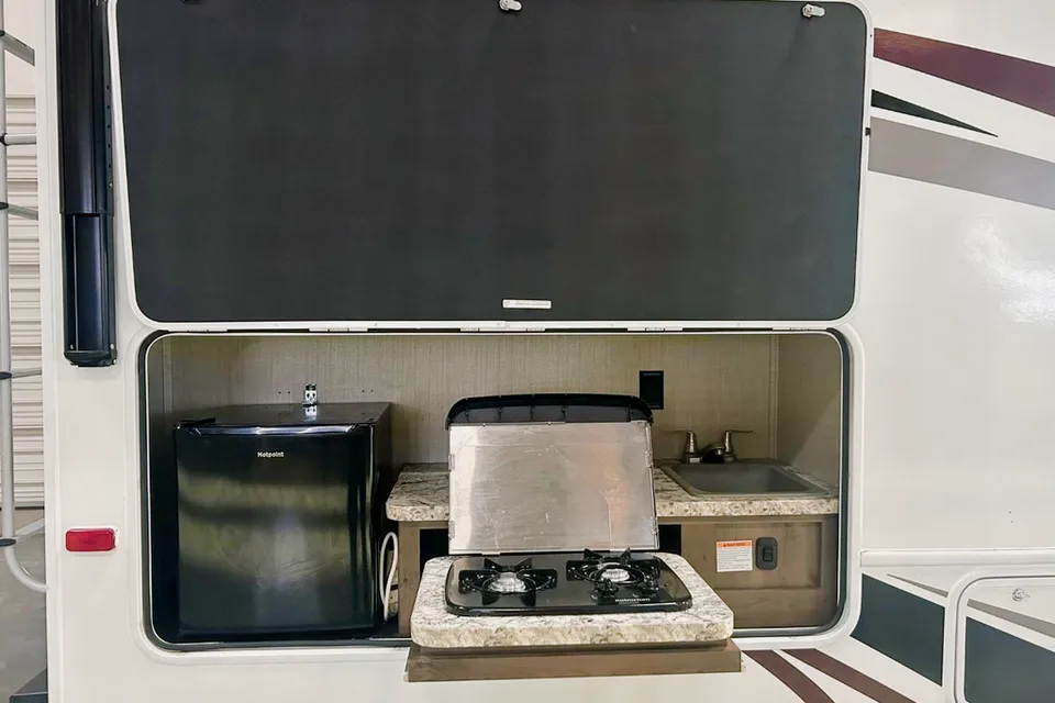 JJ’s Jayco RedHawk Class C